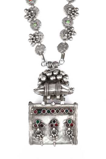 Sangeeta Boochra Silver Plated Zoya Mandaliya Pendant Necklace Online at Aza Fashions Sangeeta Boochra_Silver Plated Zoya Mandaliya Pendant Necklace _Online_at_Aza_Fashions