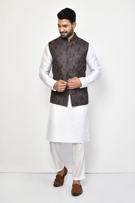 Arihant Rai Sinha Paisley Print Bundi Set 