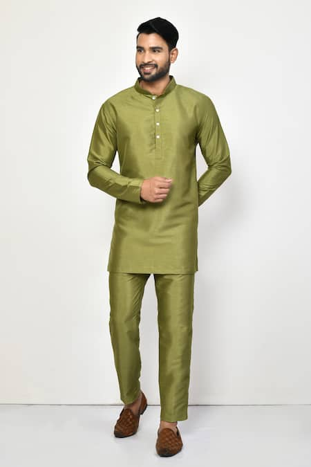 Arihant Rai Sinha Plain Mandarin Collar Short Kurta Set 