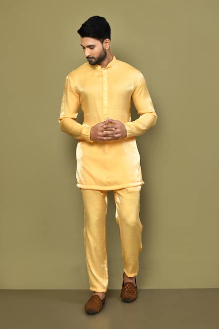 Arihant Rai Sinha Mandarin Collar Kurta Set 