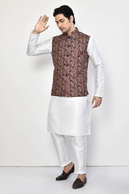 Arihant Rai Sinha Chevron Print Bundi & Kurta Set 