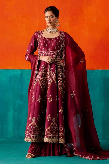 Buy_Aman Takyar_Wine Organza, Silk Zari, Sequins, Beads Round Floral Embroidered Anarkali Set _Online_at_Aza_Fashions