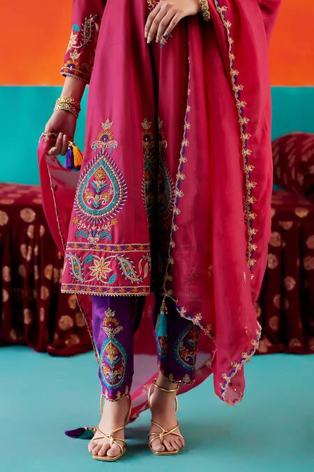 Aman Takyar Wine Organza, Silk Sequins, Pearls, Cut Work, Embroidery Floral Kurta Pant Set Online at Aza Fashions Aman Takyar_Wine Organza, Silk Sequins, Pearls, Cut Work, Embroidery Floral Kurta Pant Set _Online_at_Aza_Fashions
