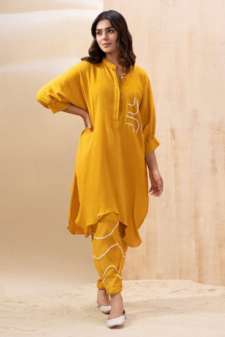 Seeaash Textured Lace Embellished Kurta With Pant 