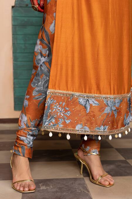 Buy_Seeaash_Orange Chanderi Printed Floral Plunge V Neck Nur Placement Kurta Set_Online_at_Aza_Fashions