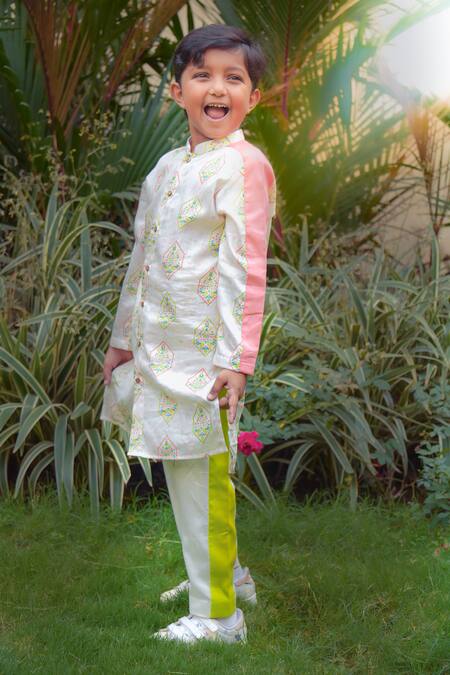 Buy_Little Shiro_Off White Cotton Satin Embroidery Tiranga Mughal Print Kurta With Pant_Online_at_Aza_Fashions