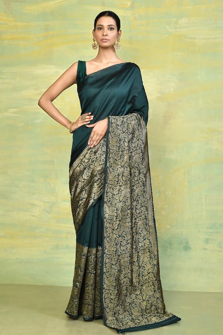 Nazaakat by Samara Singh Green Silk Blend Woven Floral Pattern Saree With Running Blouse