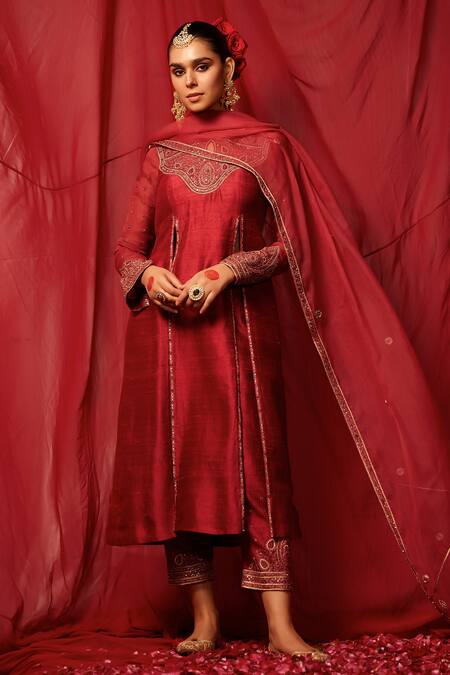Tabeer India Red Silk, Organza, Crepe, Polyester Crystals, Mirrors, Embellished Kurta Set Online at Aza Fashions Tabeer India_Red Silk, Organza, Crepe, Polyester Crystals, Mirrors, Embellished Kurta Set _Online_at_Aza_Fashions