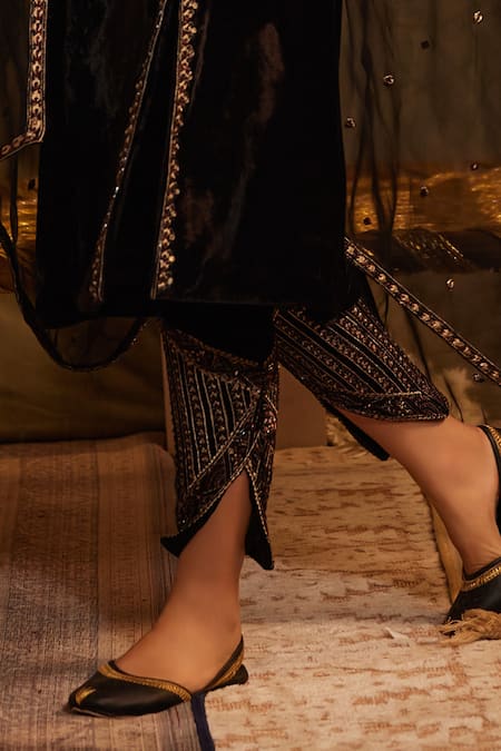 Tabeer India Black Silk, Organza, Crepe Sequins, Mirrors, Embroidery Embellished Kurta Set Online at Aza Fashions Tabeer India_Black Silk, Organza, Crepe Sequins, Mirrors, Embroidery Embellished Kurta Set _Online_at_Aza_Fashions