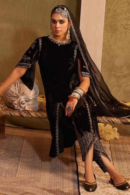 Buy Tabeer India Black Silk, Organza, Crepe Sequins, Mirrors, Embroidery Embellished Kurta Set Online at Aza Fashions Buy_Tabeer India_Black Silk, Organza, Crepe Sequins, Mirrors, Embroidery Embellished Kurta Set _Online_at_Aza_Fashions