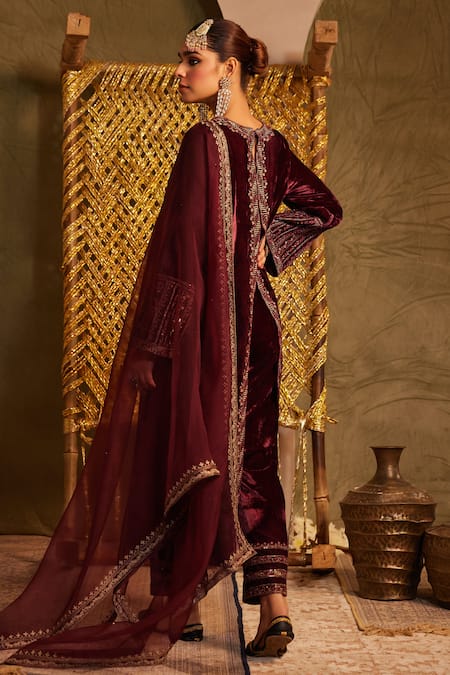 Tabeer India Resham Embellished Kurta Set 