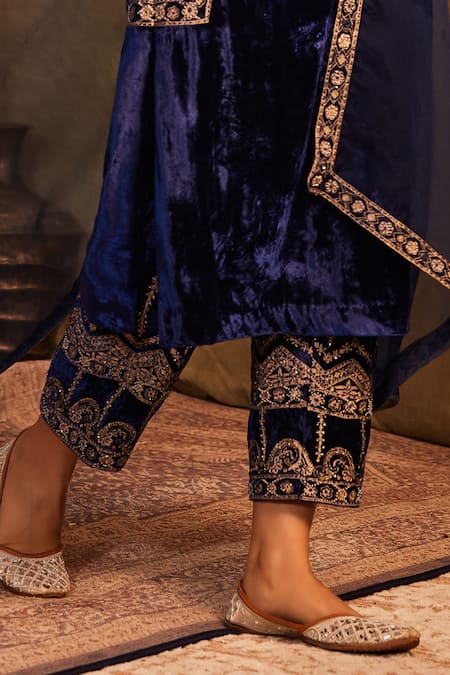 Buy Tabeer India Blue Silk, Velvet, Organza, Crepe Cut Work, Neckline Embellished Kurta Set Online at Aza Fashions Buy_Tabeer India_Blue Silk, Velvet, Organza, Crepe Cut Work, Neckline Embellished Kurta Set _Online_at_Aza_Fashions