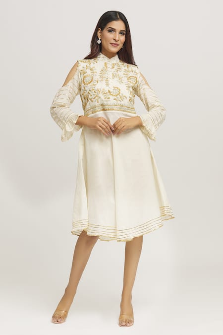 Kunwaraniritu Floral Embroidered Yoke Dress 