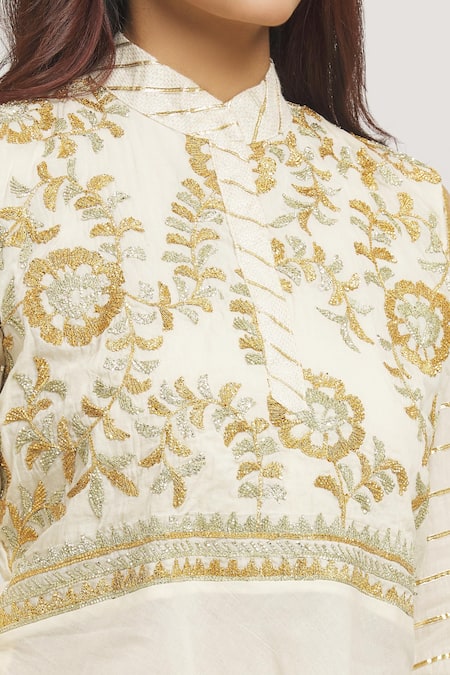 Kunwarani Ritu_Cream Cotton Embroidery Floral Stand Collar Yoke Dress  _at_Aza_Fashions