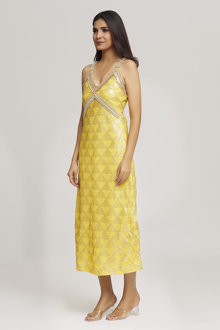 Kunwarani Ritu_Yellow Georgette Sequins, Pearls, Stones V-neck Embellished Dress _Online_at_Aza_Fashions