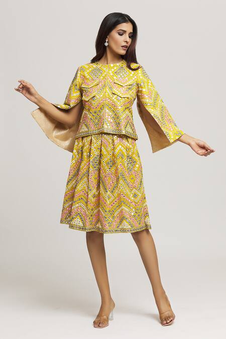 Kunwarani Ritu Yellow Georgette Hand Embroidery Geometric Round Neck Top With Skirt Online at Aza Fashions Kunwarani Ritu_Yellow Georgette Hand Embroidery Geometric Round Neck Top With Skirt _Online_at_Aza_Fashions