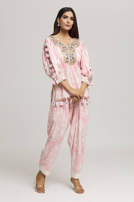 Buy_Kunwarani Ritu_Pink Cotton Print Floral Notched Neck Blossom Short Tunic With Pant  _Online_at_Aza_Fashions