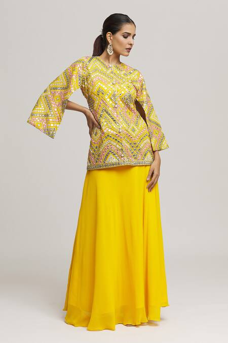 Buy_Kunwarani Ritu_Yellow Georgette Mirrors, Embroidery Round Neck And Thread Tunic With Skirt _Online_at_Aza_Fashions