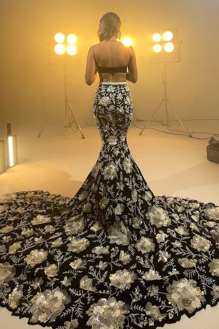 Riantas Elinor Hand Embroidered Mermaid Trail Lehenga & Blouse Set 