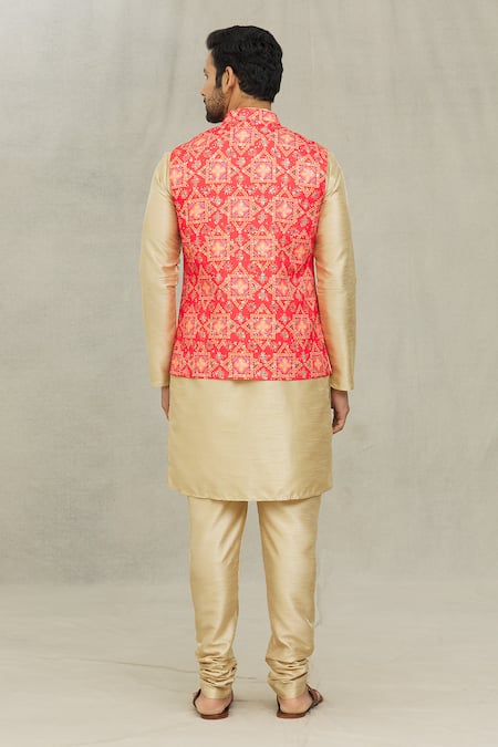 Shop Arihant Rai Sinha Gold Silk, Cotton Bandhej Print Bundi And Kurta Set at Aza Fashions Shop_Arihant Rai Sinha_Gold Silk, Cotton Bandhej Print Bundi And Kurta Set _at_Aza_Fashions