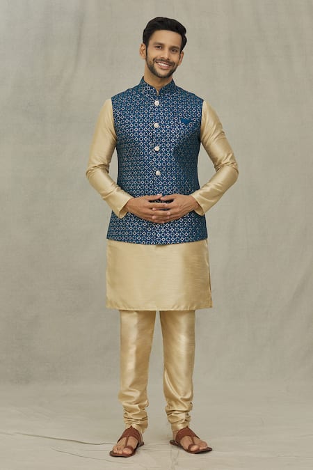 Aryavir Malhotra Sequin Work Bundi & Kurta Set 