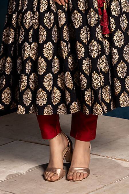 Monk & Mei By Sonia Anand_Black Cotton Tassels V-neck Raina Hand Block Print Angarakha With Pant _Online_at_Aza_Fashions