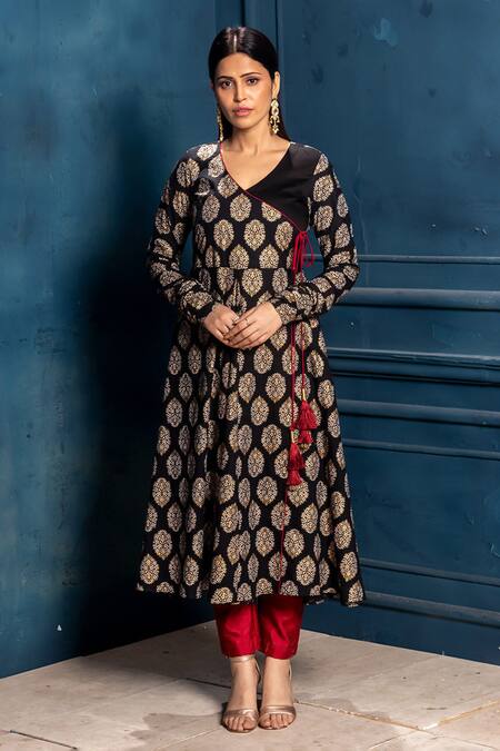 Buy_Monk & Mei By Sonia Anand_Black Cotton Tassels V-neck Raina Hand Block Print Angarakha With Pant 
