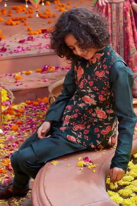 Buy_Kalista_Green Chanderi , Embroidery Floral Bundi Kurta Set _Online_at_Aza_Fashions