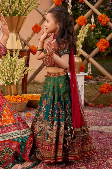 Shop Kalista Emerald Green Net, Viscose, Silk Embroidery, Mumtaz Hand Painted Lehenga Set Online at Aza Fashions Shop_Kalista_Emerald Green Net, Viscose, Silk Embroidery, Mumtaz Hand Painted Lehenga Set _Online_at_Aza_Fashions