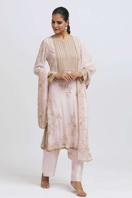Buy_Anamika Khanna_Pink Silk Embroidery Round Neck Floral Zardozi Kurta Set_Online_at_Aza_Fashions
