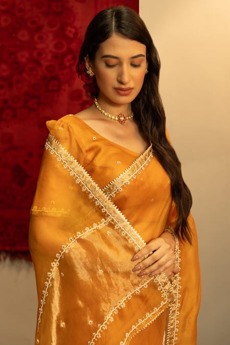 Kridha Designs_Yellow Organza Embroidery Round Neck Shyama Floral Border Saree With Blouse_Online_at_Aza_Fashions