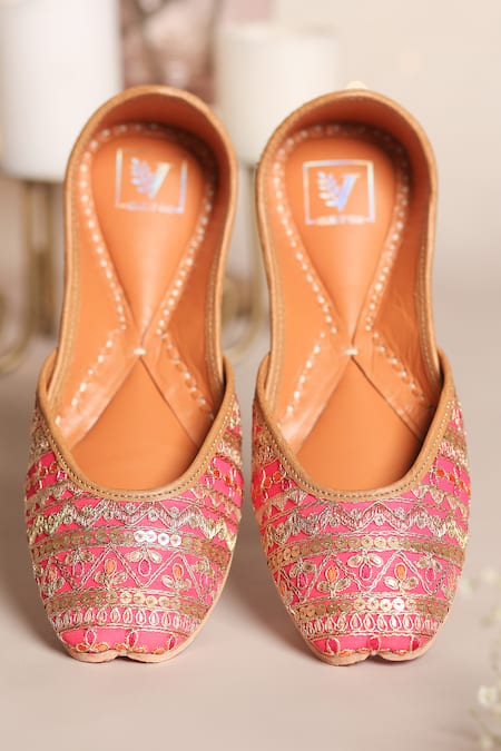 House Of Vian Dilbaro Embroidered Juttis 