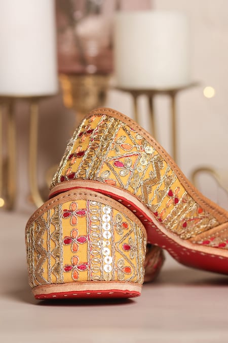 Shop_House Of Vian_Pink Embroidery Dilbaro Juttis _Online_at_Aza_Fashions