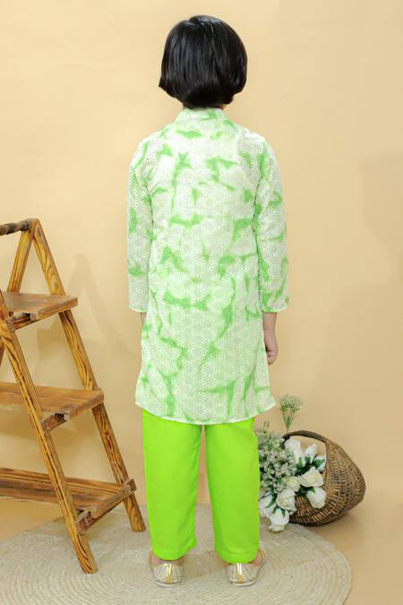 Shop Kalp Green Cotton Galactic Tie Dye Pattern Kurta Set at Aza Fashions Shop_Kalp_Green Cotton Galactic Tie Dye Pattern Kurta Set _at_Aza_Fashions