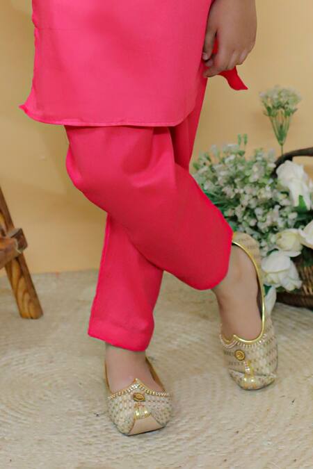 Buy Kalp Pink Cotton Embroidery Rudra Lace Kurta Set Online at Aza Fashions Buy_Kalp_Pink Cotton Embroidery Rudra Lace Kurta Set _Online_at_Aza_Fashions