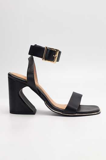 Heel Your Sole_Black Plain Kitkat Buckle Strap Block Heels_Online_at_Aza_Fashions