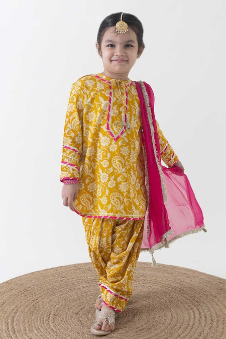 Tiber Taber Yellow Cotton Printed Floral Swirl Kurta Salwar Set  