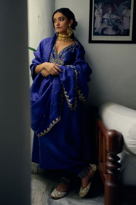 Shop Irrau By Samir Mantri Blue , Chanderi, Organza Cut Work, Sequins, Myra Neckline Kurta Set Online at Aza Fashions Shop_Irrau By Samir Mantri_Blue , Chanderi, Organza Cut Work, Sequins, Myra Neckline Kurta Set _Online_at_Aza_Fashions