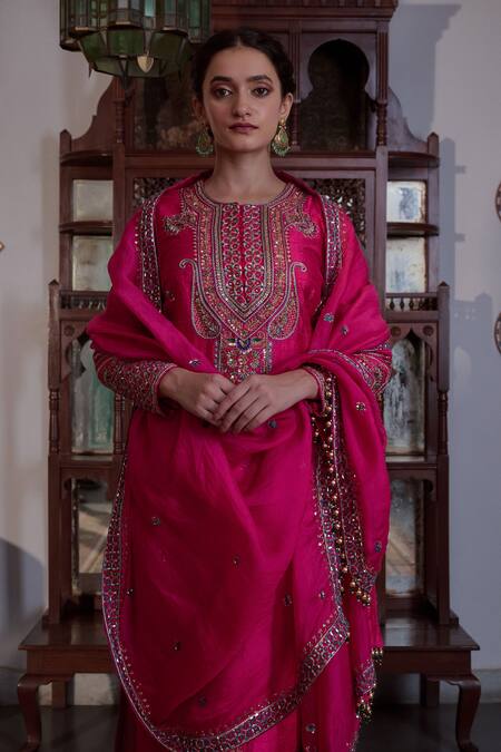Buy Irrau By Samir Mantri Fuchsia , , Cut Work, Sequins, Raw Paisley Kurta Set Online at Aza Fashions Buy_Irrau By Samir Mantri_Fuchsia , , Cut Work, Sequins, Raw Paisley Kurta Set _Online_at_Aza_Fashions