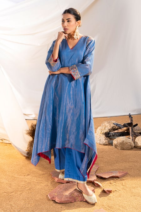 The White Tree Studio Blue Kurta Handloom Cotton Embroidery Thread V Sleeve And Pant Set Online at Aza Fashions The White Tree Studio_Blue Kurta Handloom Cotton Embroidery Thread V Sleeve And Pant Set _Online_at_Aza_Fashions