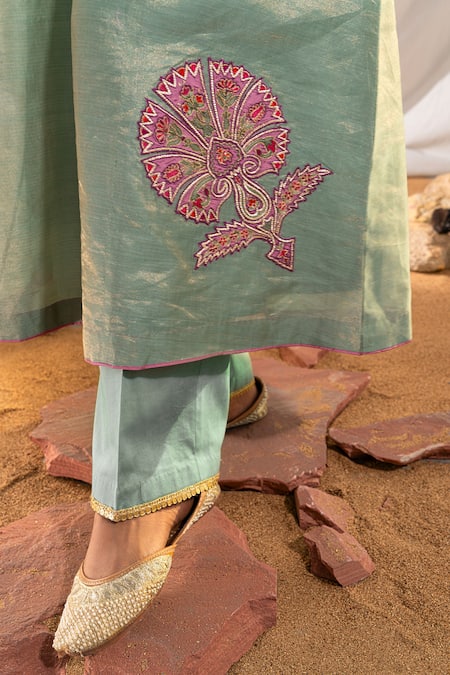 Buy The White Tree Studio Green Kurta Handloom Cotton Embroidery Thread Placement And Pant Set Buy_The White Tree Studio_Green Kurta Handloom Cotton Embroidery Thread Placement And Pant Set