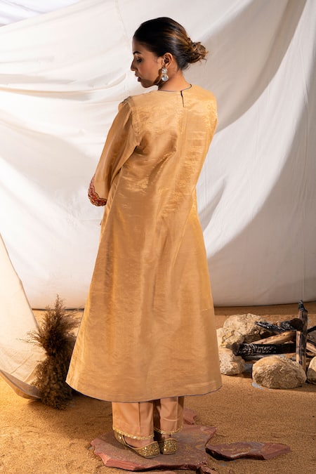 Shop The White Tree Studio Beige Kurta Handloom Cotton Embroidery Thread Round Work And Pant Set at Aza Fashions Shop_The White Tree Studio_Beige Kurta Handloom Cotton Embroidery Thread Round Work And Pant Set _at_Aza_Fashions