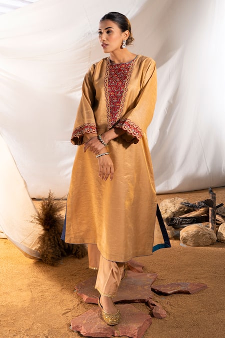 The White Tree Studio Beige Kurta Handloom Cotton Embroidery Thread Round Work And Pant Set Online at Aza Fashions The White Tree Studio_Beige Kurta Handloom Cotton Embroidery Thread Round Work And Pant Set _Online_at_Aza_Fashions