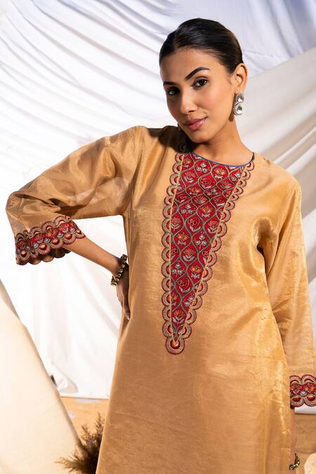 The White Tree Studio Beige Kurta Handloom Cotton Embroidery Thread Round Work And Pant Set at Aza Fashions The White Tree Studio_Beige Kurta Handloom Cotton Embroidery Thread Round Work And Pant Set _at_Aza_Fashions