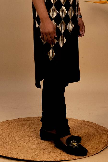 Shop_Agape_Black Cotton Beads Diamond Applique Bundi Set_Online_at_Aza_Fashions