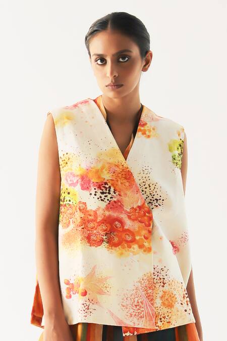 Til_Multi Color Chanderi, Cotton V-neck Florid Floral Print Gilet _Online_at_Aza_Fashions