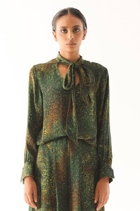 Til Green Georgette High Neck Freckle Print Top And Trouser Co-ord Set Online at Aza Fashions Til_Green Georgette High Neck Freckle Print Top And Trouser Co-ord Set _Online_at_Aza_Fashions