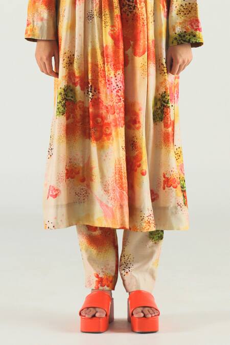 Til_Multi Color Silk, Cotton Round Florid Floral Print Gathered Kurta And Pant Set _Online_at_Aza_Fashions
