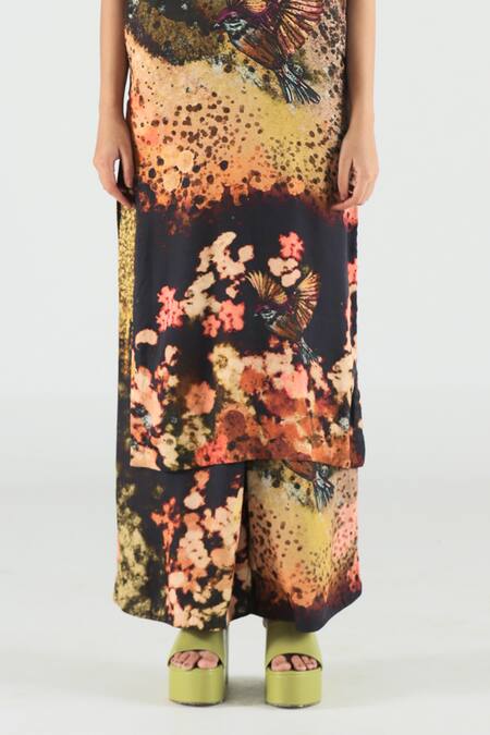 Til_Multi Color Cotton Mandarin Collar Reverie Printed Kurta And Pant Set _Online_at_Aza_Fashions