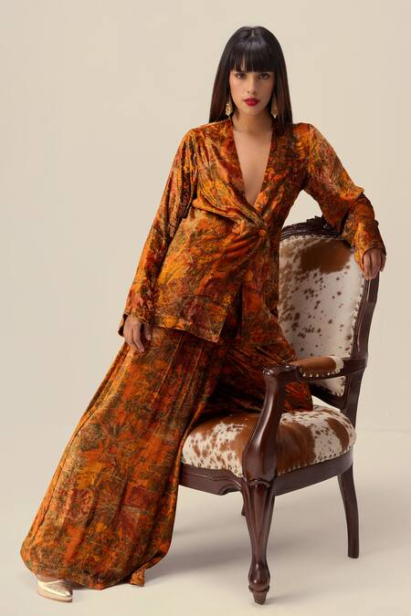 Reena Sharma Orange Viscose, Velvet Embroidery Plunge Nargis Print Jacket With Pleated Pant at Aza Fashions Reena Sharma_Orange Viscose, Velvet Embroidery Plunge Nargis Print Jacket With Pleated Pant _at_Aza_Fashions